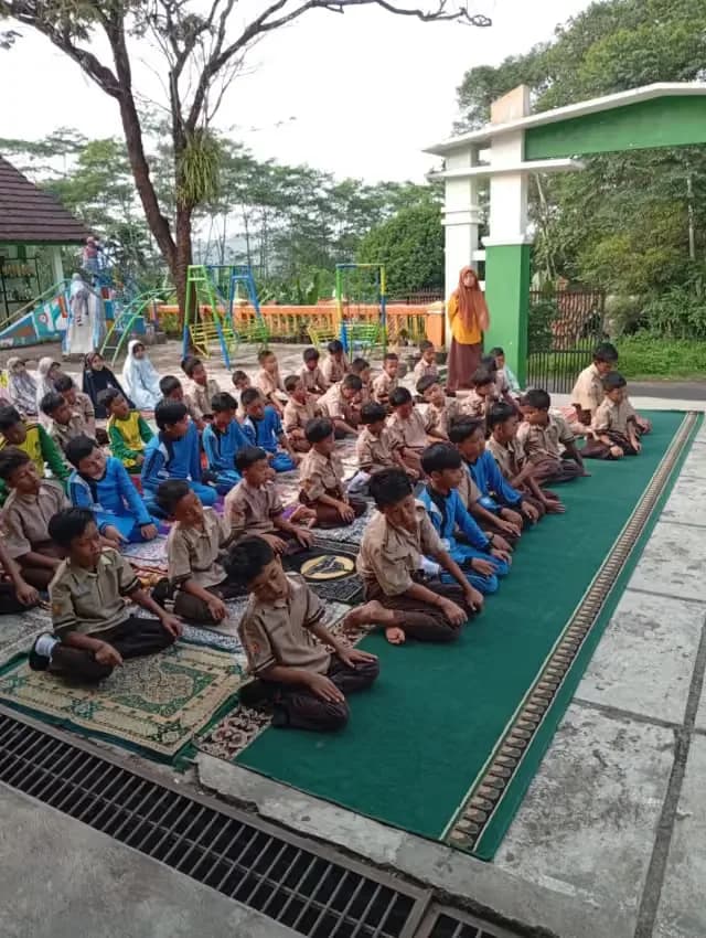 MIN 13 Ciamis Laksanakan Pembiasaan Dhuha, Pembacaan Surat Yasin, dan Tahlil Bersama